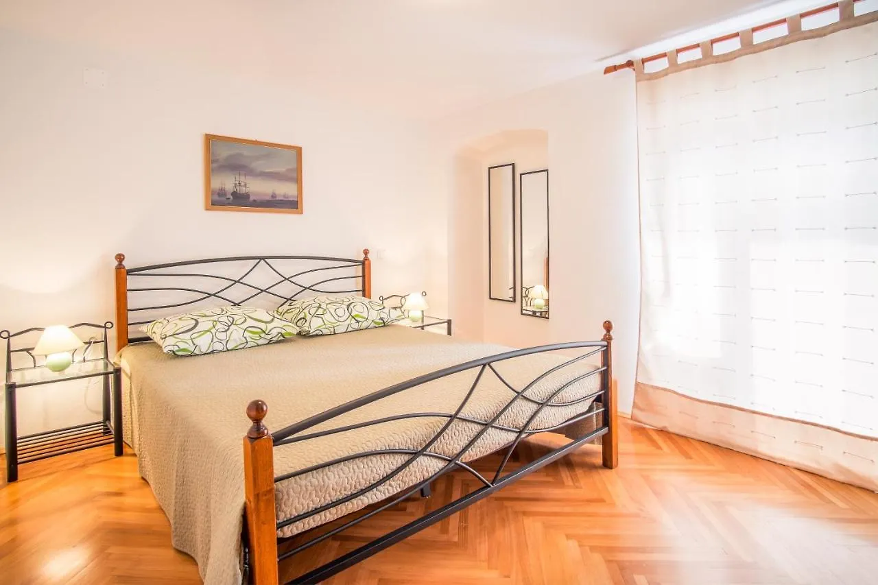 Apartments By The Sea Vrbnik, Krk - 15754 Vrbnik